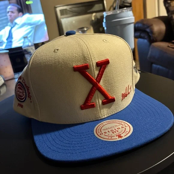 Malcom X Mitchell & Ness Detroit Pistons X Paper Planes 1965 Snapback Hat Rare - Picture 1 of 14